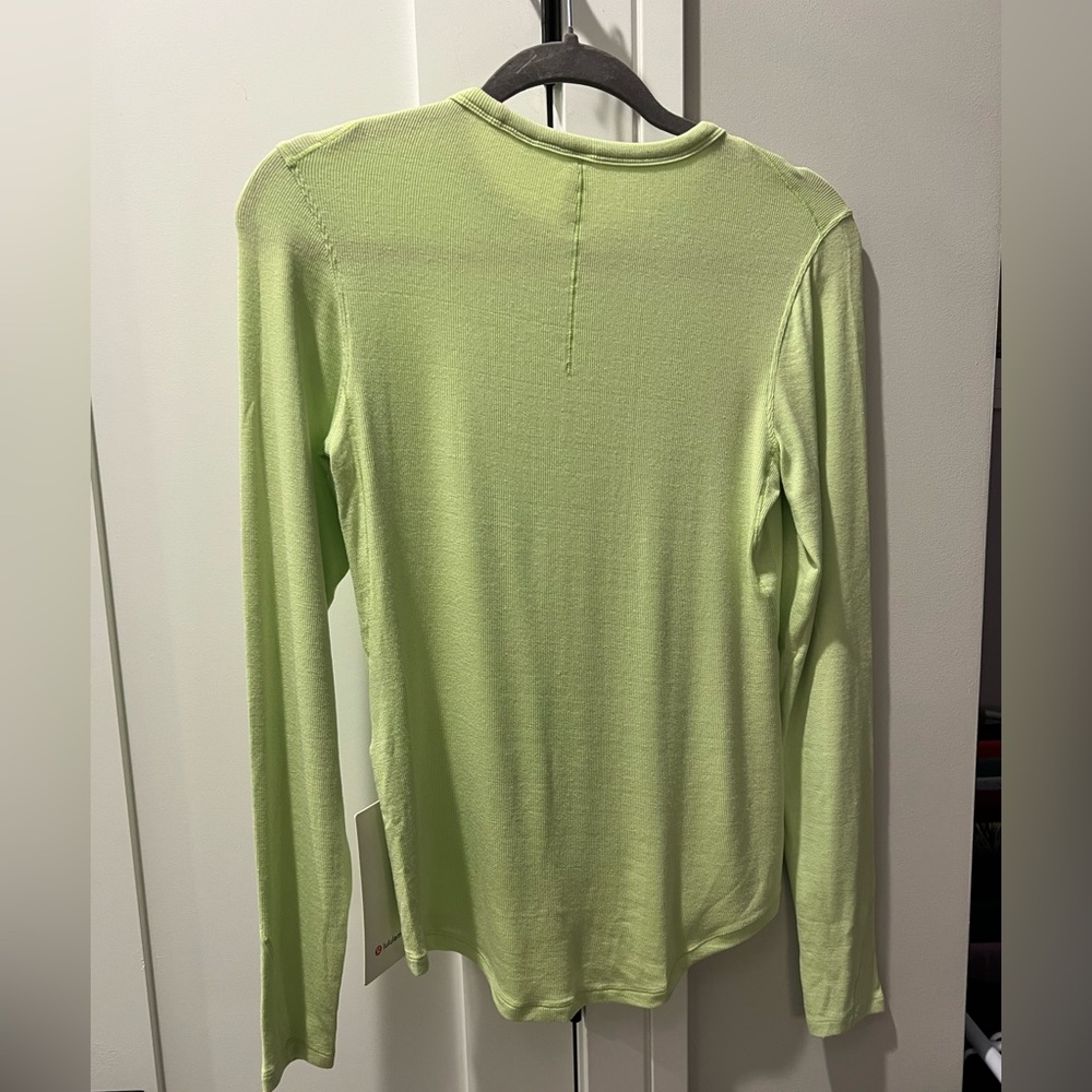 Lululemon NWT Hold Tight Long-Sleeve Shirt Spark Green Size 8 - Picture 6 of 7